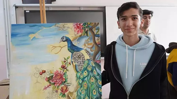 Şırnaklı Hüsam, ABDnin prestijli sanat okuluna kabul aldı... Sanatın Aziz Sancarı olmak istiyorum Şırnaklı Hüsam, ABDnin prestijli sanat okuluna kabul aldı... Sanatın Aziz Sancarı olmak istiyorum