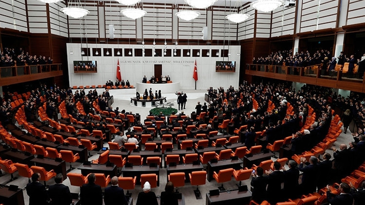 Mecliste okul saldırıları için önemli karar Mecliste okul saldırıları için önemli karar