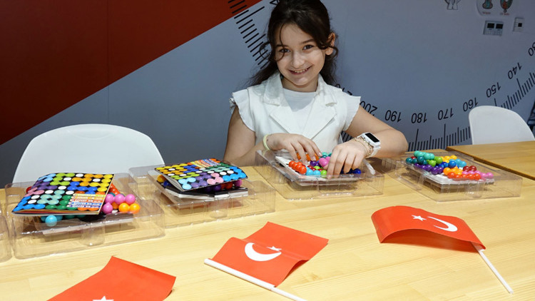 Matematik şampiyonu Lina yine başardı Matematik şampiyonu Lina yine başardı