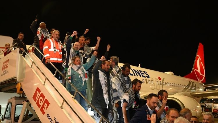 Küresel Sumud Filosu aktivistlerini taşıyan uçak İstanbulda