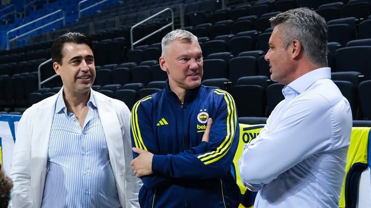 Fenerbahçe yöneticisi Cem Ciritci: Amacımız seçim gününe kadar en iyi şekilde bu takımı yönetmek Fenerbahçe yöneticisi Cem Ciritci: Amacımız seçim gününe kadar en iyi şekilde bu takımı yönetmek