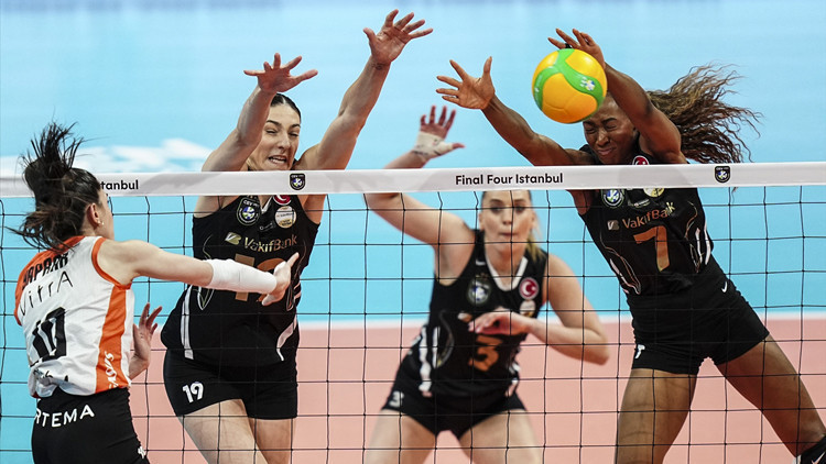 2026 CEV Şampiyonlar Ligi Şampiyonu VakıfBank Eczacıbaşı 4 sette kaybetti