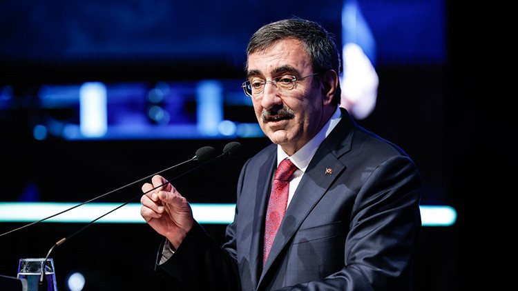 Cumhurbaşkanı Yardımcısı Yılmaz Ermenistanın başkenti Erivanda