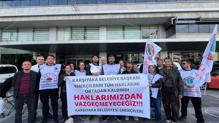 Karşıyaka Belediyesinde memur eylemleri akşam nöbeti ile devam ediyor