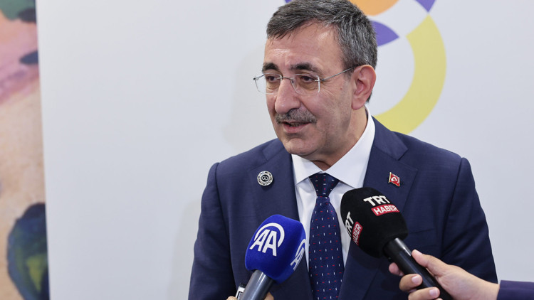 Cumhurbaşkanı Yardımcısı Yılmaz, Ermenistanda gazetecilerle bir araya geldi Cumhurbaşkanı Yardımcısı Yılmaz, Ermenistanda gazetecilerle bir araya geldi