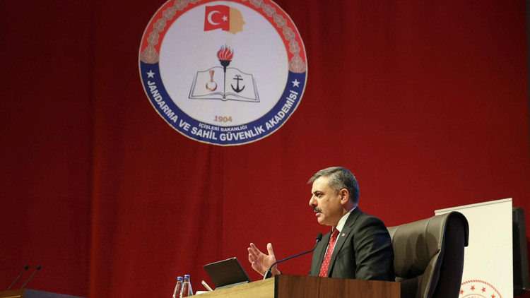 Bakan Çiftçi: Bu devlete, bu millete karşı hizmet borcumuz var Bakan Çiftçi: Bu devlete, bu millete karşı hizmet borcumuz var