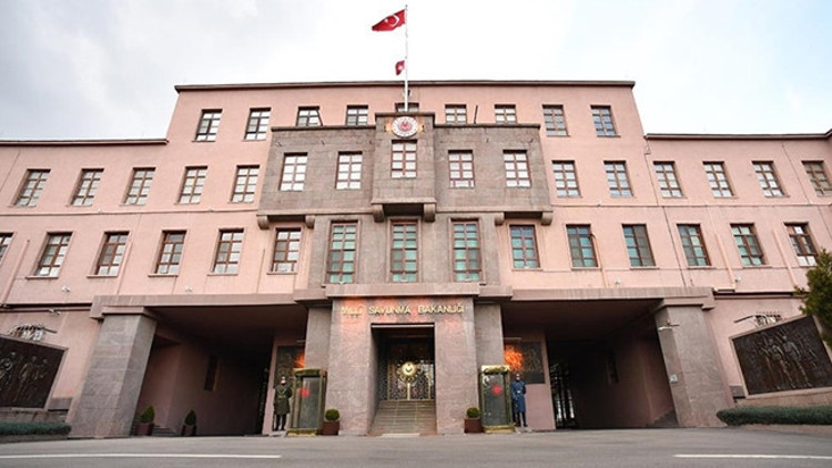 MSB: 4 PKKlı terörist teslim oldu MSB: 4 PKKlı terörist teslim oldu