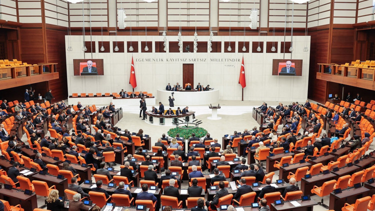 TBMM Genel Kurulunda, fahiş site aidatlarına yönelik düzenlemeleri de içeren teklif kabul edildi