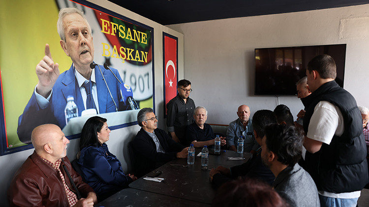 Aziz Yıldırım, şampiyon boksörlerle bir araya geldi