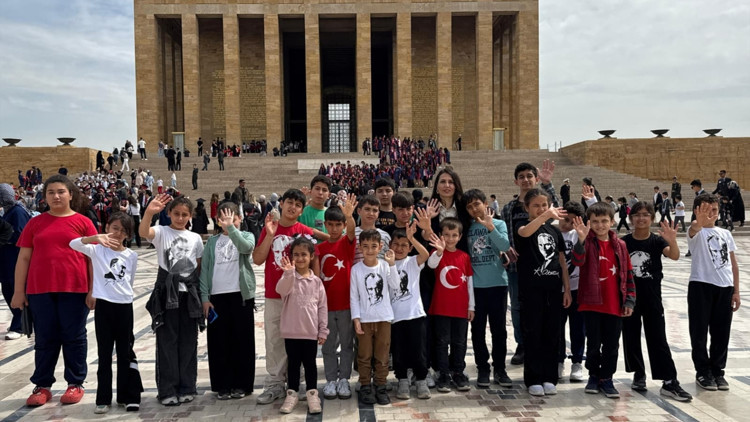 Mum üretip Anıtkabir’i ziyaret ettiler