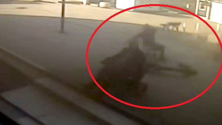 Skuterdan düşen belediye personeli hayatını kaybetti Skuterdan düşen belediye personeli hayatını kaybetti