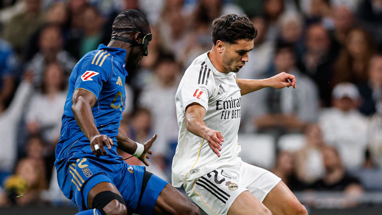 Real Madrid 2 golle kazandı, Bernabeuda ıslıklı tepki