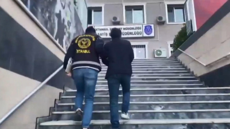 İstanbul merkezli 5 ilde change araç operasyonu; 24 gözaltı, 40 araç ele geçirildi