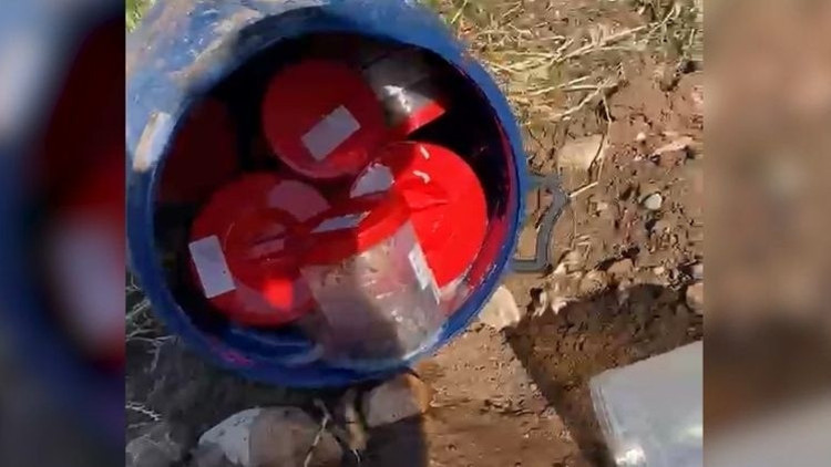 Mezarlıkta dehşete d&uuml;ş&uuml;ren g&ouml;r&uuml;nt&uuml;&hellip; Plastik varilde 21 insan cenini bulundu
