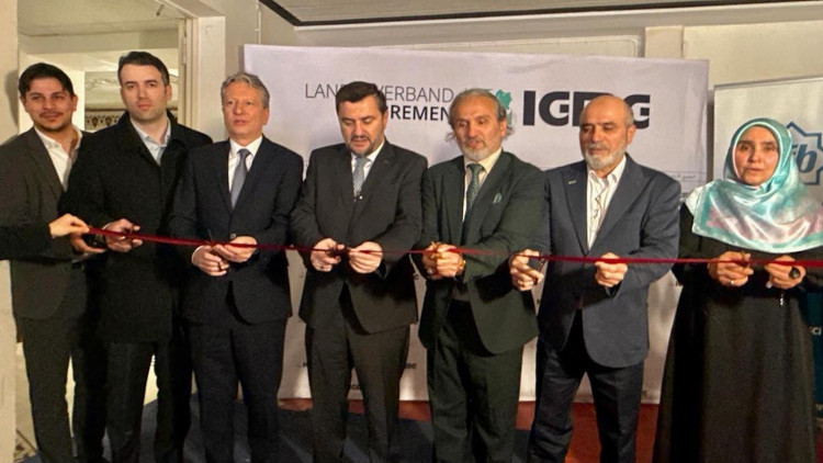 Hicret Camii dualarla hizmete açıldı