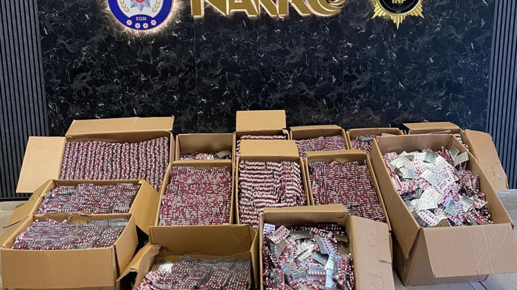 İstanbulda üç ilçede uyuşturucu operasyonu: 3 şüpheli yakalandı