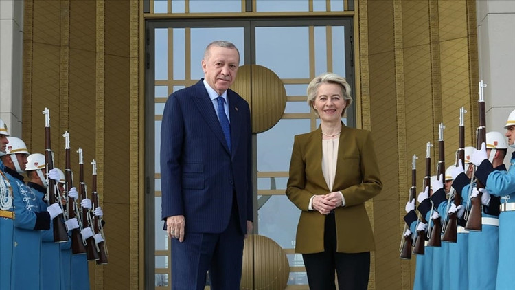 Cumhurbaşkanı Erdoğan, Avrupa Birliği Komisyonu Başkanı Leyen ile telefonda görüştü Cumhurbaşkanı Erdoğan, Avrupa Birliği Komisyonu Başkanı Leyen ile telefonda görüştü