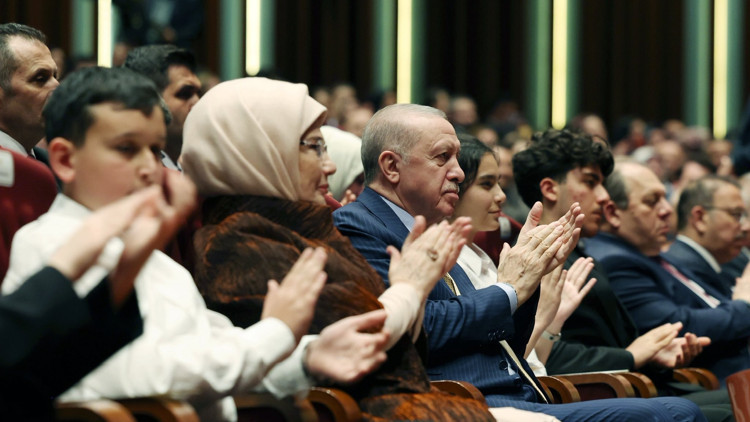 Cumhurbaşkanı Erdoğan ve eşi Emine Erdoğan, Cumhurbaşkanlığı Çocuk Orkestrası ve Korosu konserine katıldı