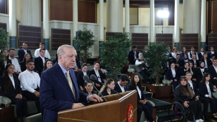 Türkiye Yüzyılı’nda gençlerle omuz omuza