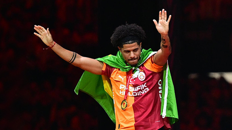 Galatasarayda ilk ayrılık çok yakın Transferde büyük gelir yolda