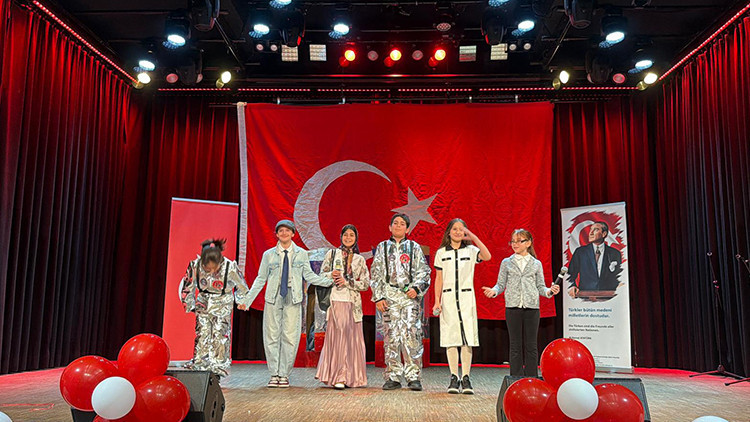 Landshut’ta çifte bayram coşkusu salona sığmadı
