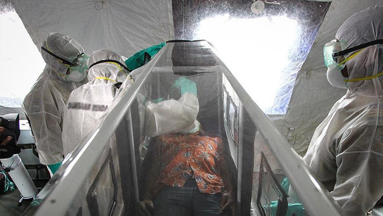 Ebola salgını yayılıyor: Bir ülke daha alarma geçti