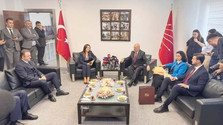 Siyasette ilkler bayramı Siyasette ilkler bayramı