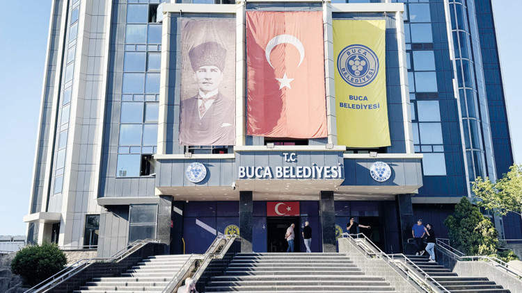 Buca’da ‘yolsuzluk’ operasyonu: Eski ve yeni başkana gözaltı