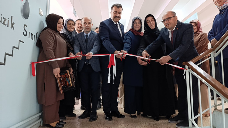 Suşehrinde kadınlar el emeklerini sergiledi