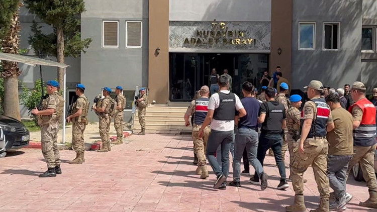 Mardin merkezli 15 ilde yasa dışı bahis operasyonu: 15 şüpheli tutuklandı Mardin merkezli 15 ilde yasa dışı bahis operasyonu: 15 şüpheli tutuklandı