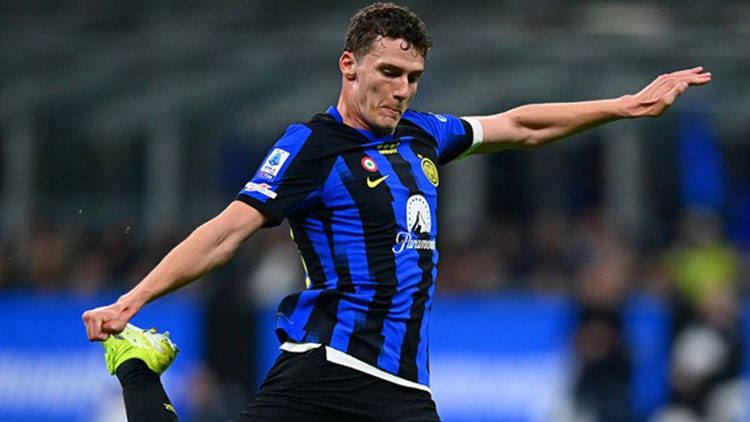 Beşiktaştan savunmaya Benjamin Pavard hamlesi
