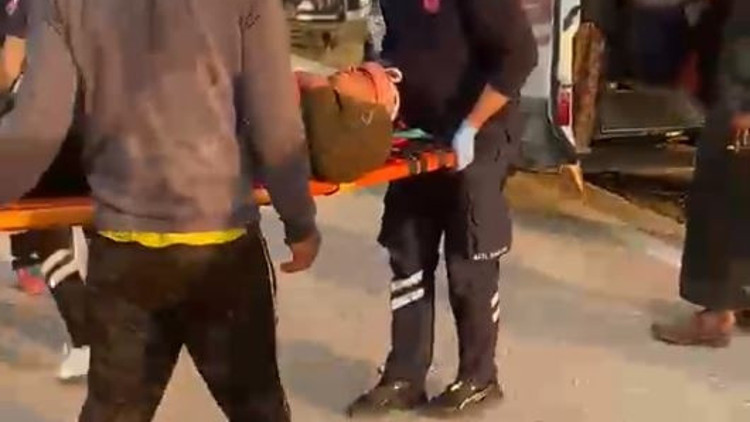 Tarım işçilerini taşıyan minibüs şarampole devrildi: 1i ağır 4 yaralı