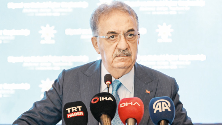AK Partili Hayati Yazıcı: Yeni anasaya referandumla yapılacak