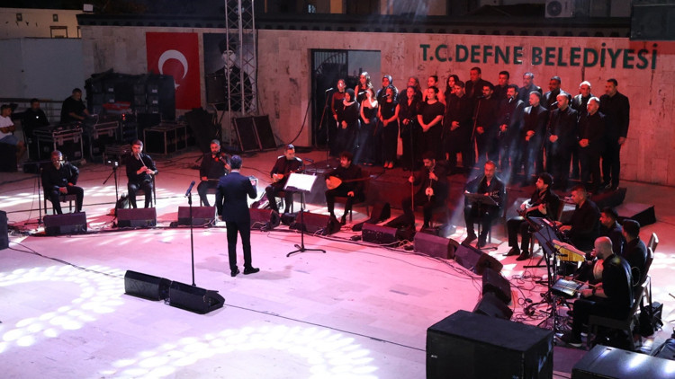 HBB Gazella Korosu Defnede sanatseverlerle buluştu HBB Gazella Korosu Defnede sanatseverlerle buluştu