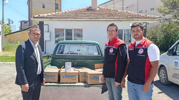 Şarkışlada kene ve haşerelere karşı ilaçlama yapıldı Şarkışlada kene ve haşerelere karşı ilaçlama yapıldı