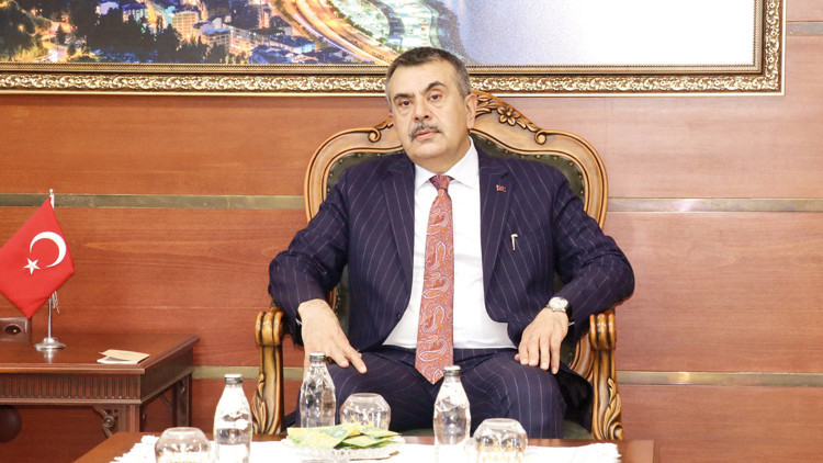 Ara tatile devam