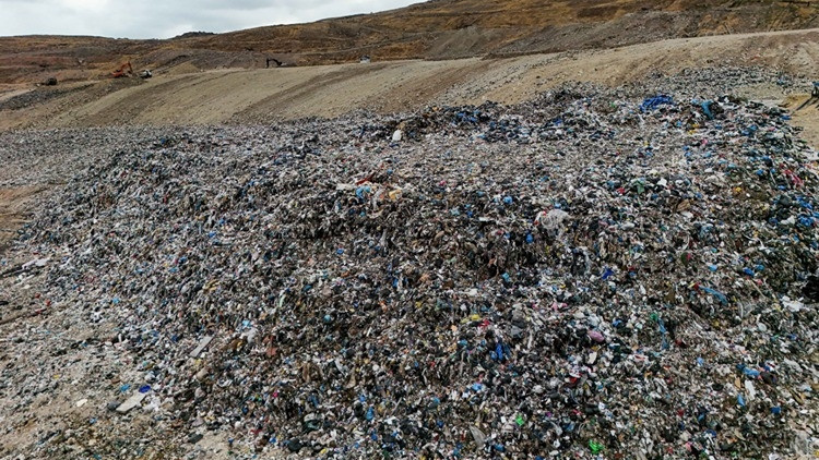 Çöp döküm sahasında yeni doğmuş bebek cesedi bulundu