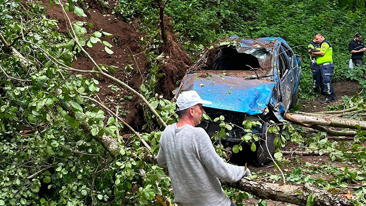 Feci kazada karı koca hayatını kaybetti Feci kazada karı koca hayatını kaybetti