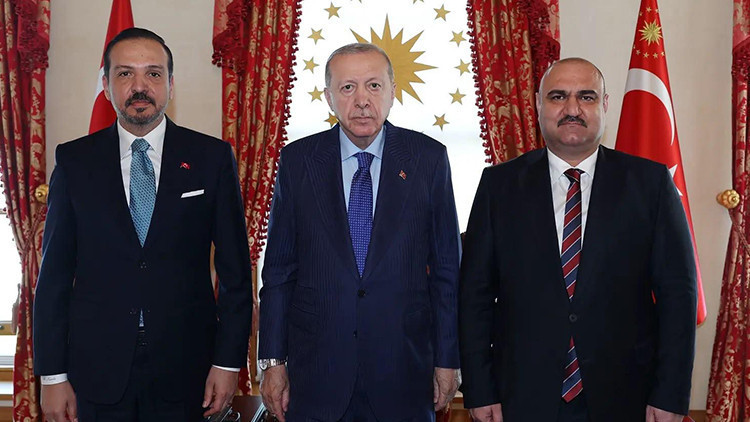 Kerkük’te 100 yıl sonra Türkmen vali Kerkük’te 100 yıl sonra Türkmen vali