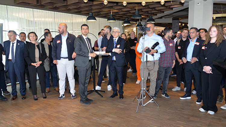 Rotterdam’da Türkiye-Hollanda Teknoloji Buluşması: “İki Ekosistem, Tek Sahne” Rotterdam’da Türkiye-Hollanda Teknoloji Buluşması: “İki Ekosistem, Tek Sahne”