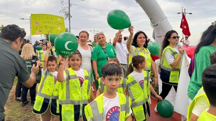 Yeşilay Festivali İzmir’e renk kattı