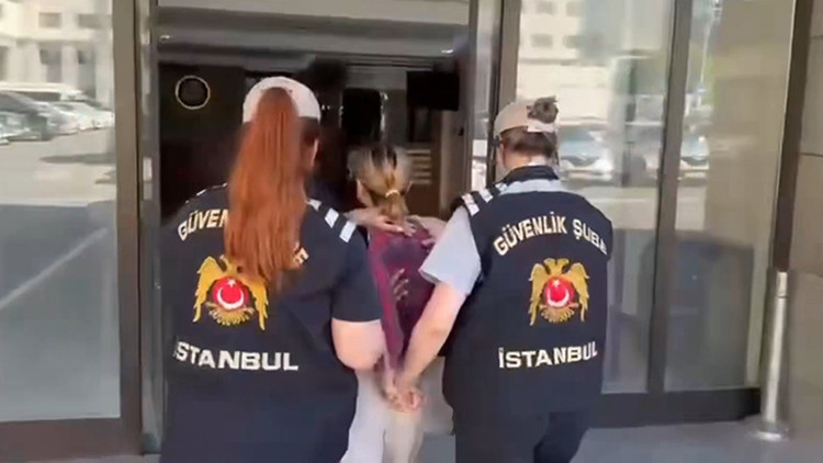 Gözaltına alındı, mahkemeye sevk edildi Gözaltına alındı, mahkemeye sevk edildi