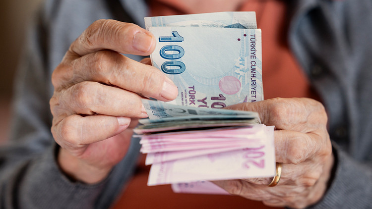 Hükümetten memur ve en düşük emekli maaşına zam açıklaması