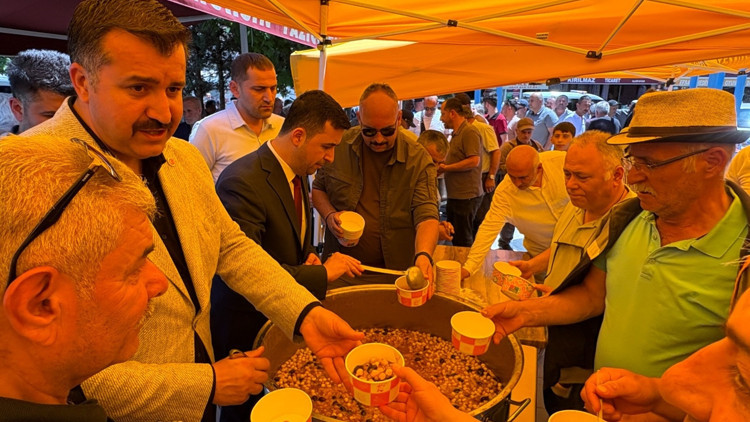 Suşehrinde aşure ikramı