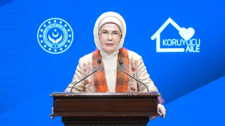 Emine Erdoğan, Gönül Elçileri Koruyucu Aile Vizyon Çalıştayı Kapanış Programında konuştu Emine Erdoğan, Gönül Elçileri Koruyucu Aile Vizyon Çalıştayı Kapanış Programında konuştu