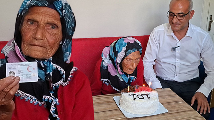 Torununun çocuğunu gördü: 101 yaşına girdi Hayatımda ilk kez kutlama yapıldı