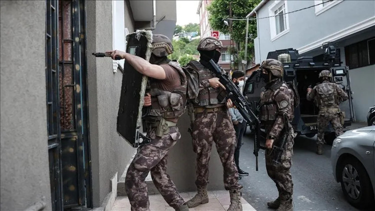 DEAŞ operasyonunda 17 şüpheli tutuklandı DEAŞ operasyonunda 17 şüpheli tutuklandı