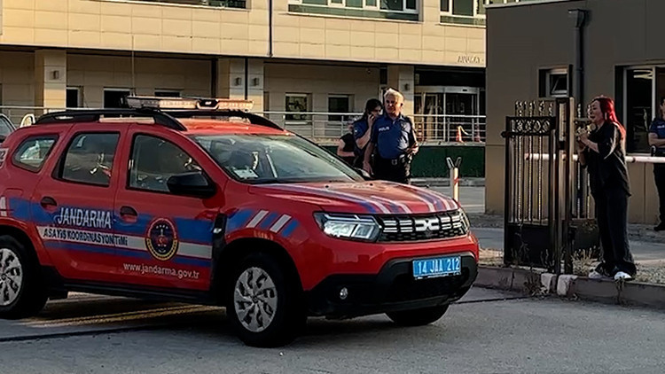 Bolu Belediyesi’ne ‘zimmet’ operasyonu: Özel Kalem Müdürü tutuklandı Bolu Belediyesi’ne ‘zimmet’ operasyonu: Özel Kalem Müdürü tutuklandı