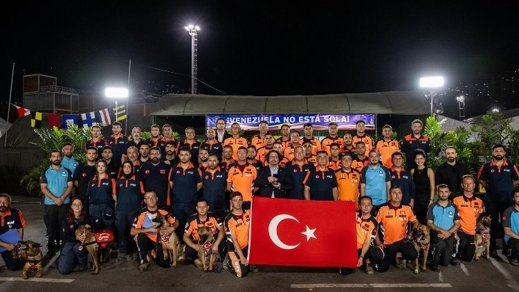 Rodriguez’den Türk arama kurtarma ekiplerine kahramanlık nişanı