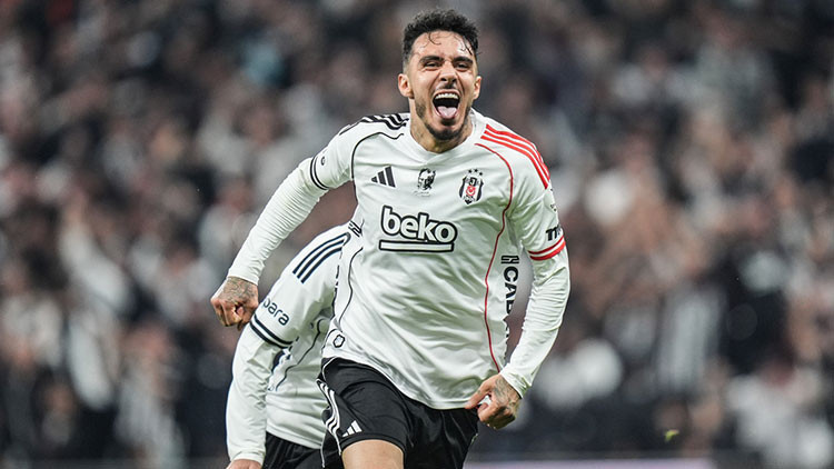 Beşiktaşlı Emirhan Topçuya Fransadan talip var Beşiktaşlı Emirhan Topçuya Fransadan talip var
